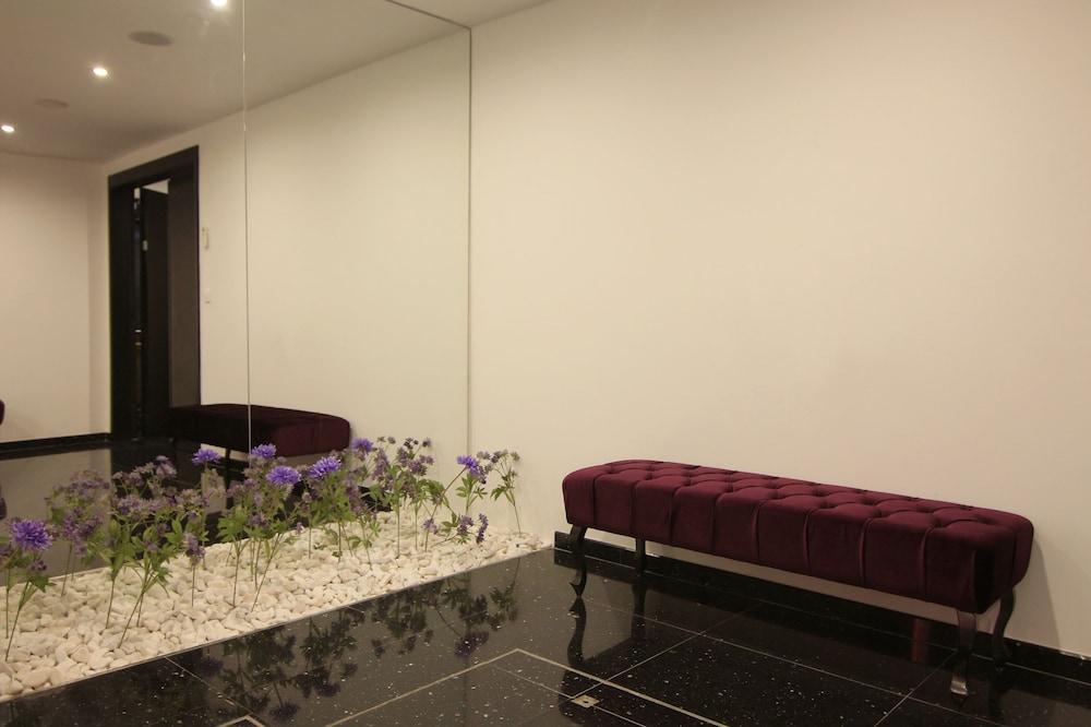 Aparthotel & By Lisbon