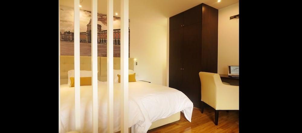 & By Aparthotel Lisbon