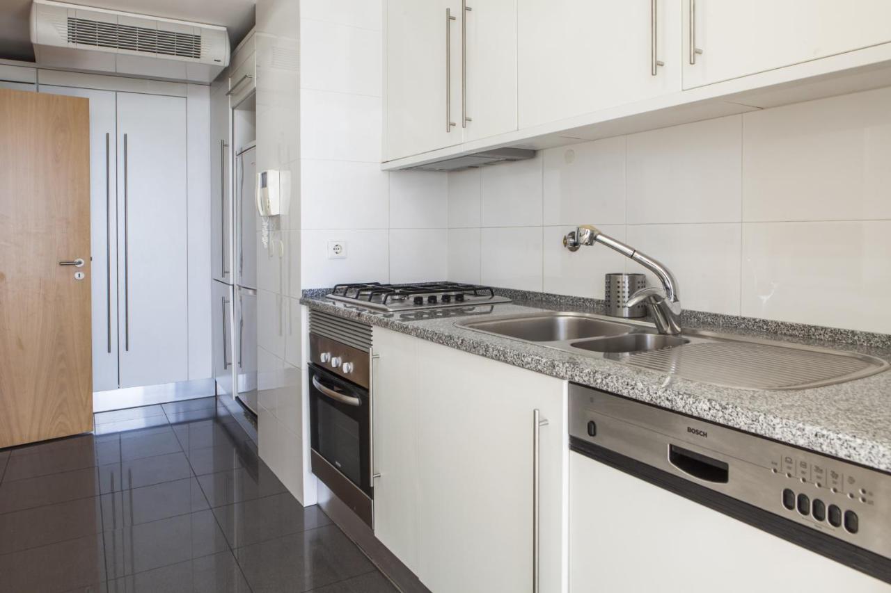 Rent4Rest Lisbon Parque Das Nacoes 17Th Floor River View Apartment Lisbon