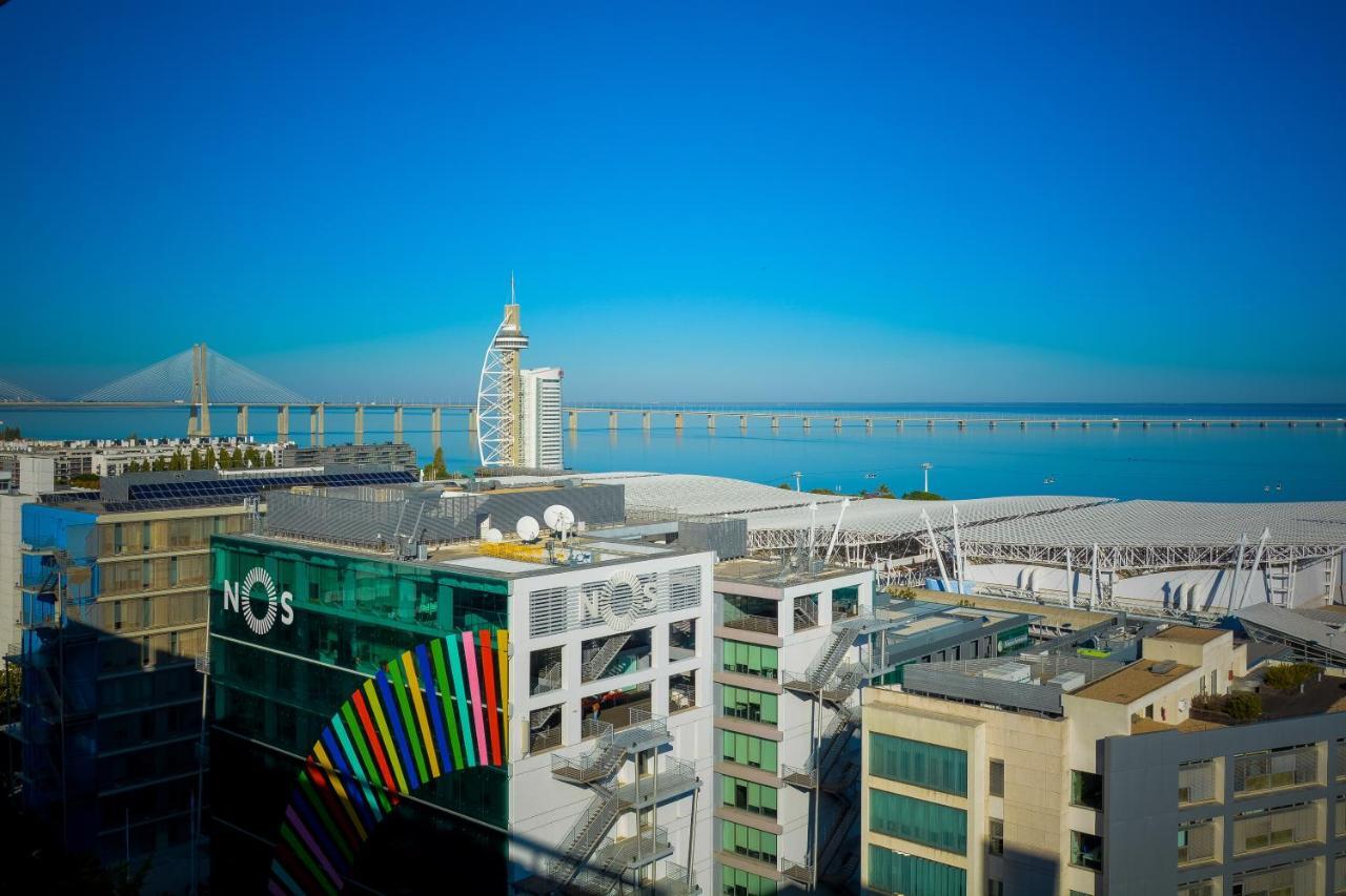 Orient - Modern, Spacious And Sunny! By The River!