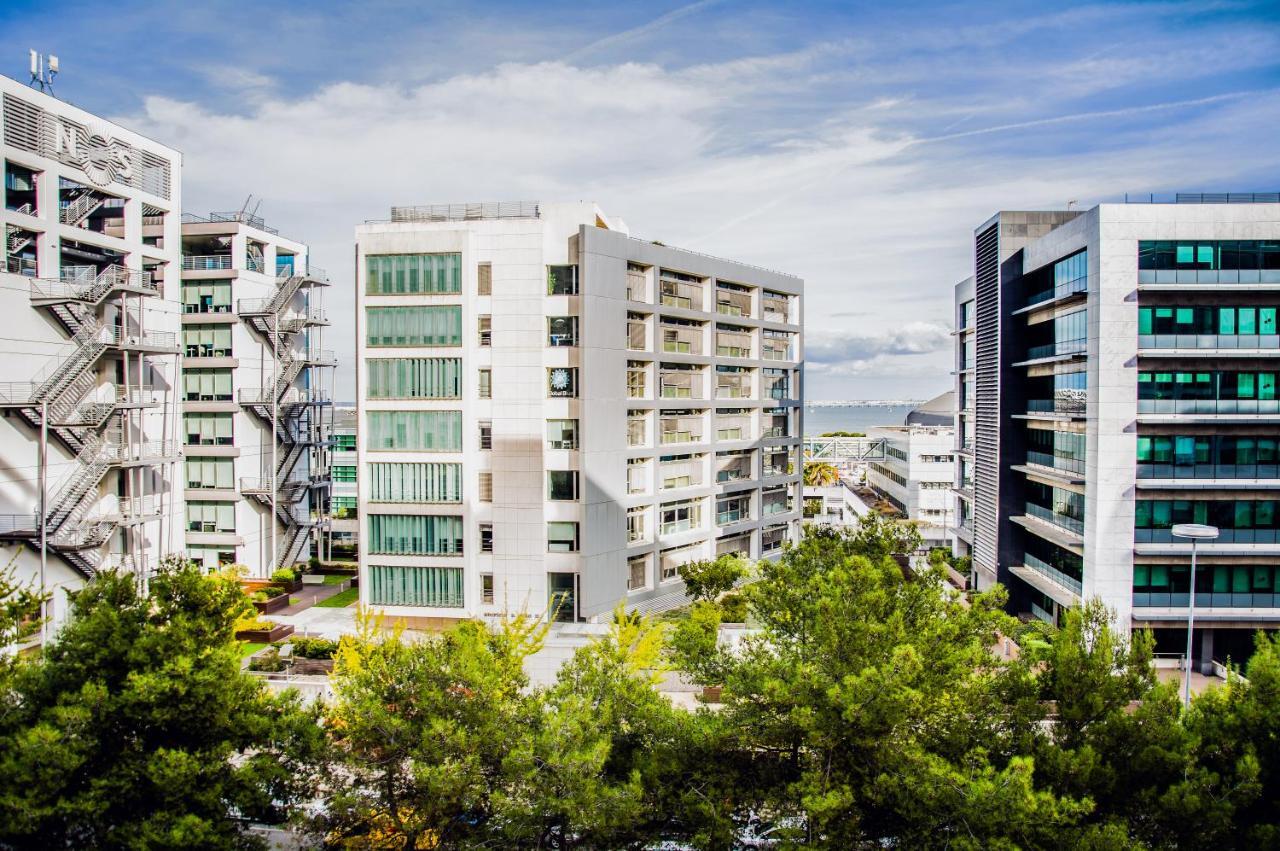 Orient - Modern, Spacious And Sunny! By The River! Lisbon