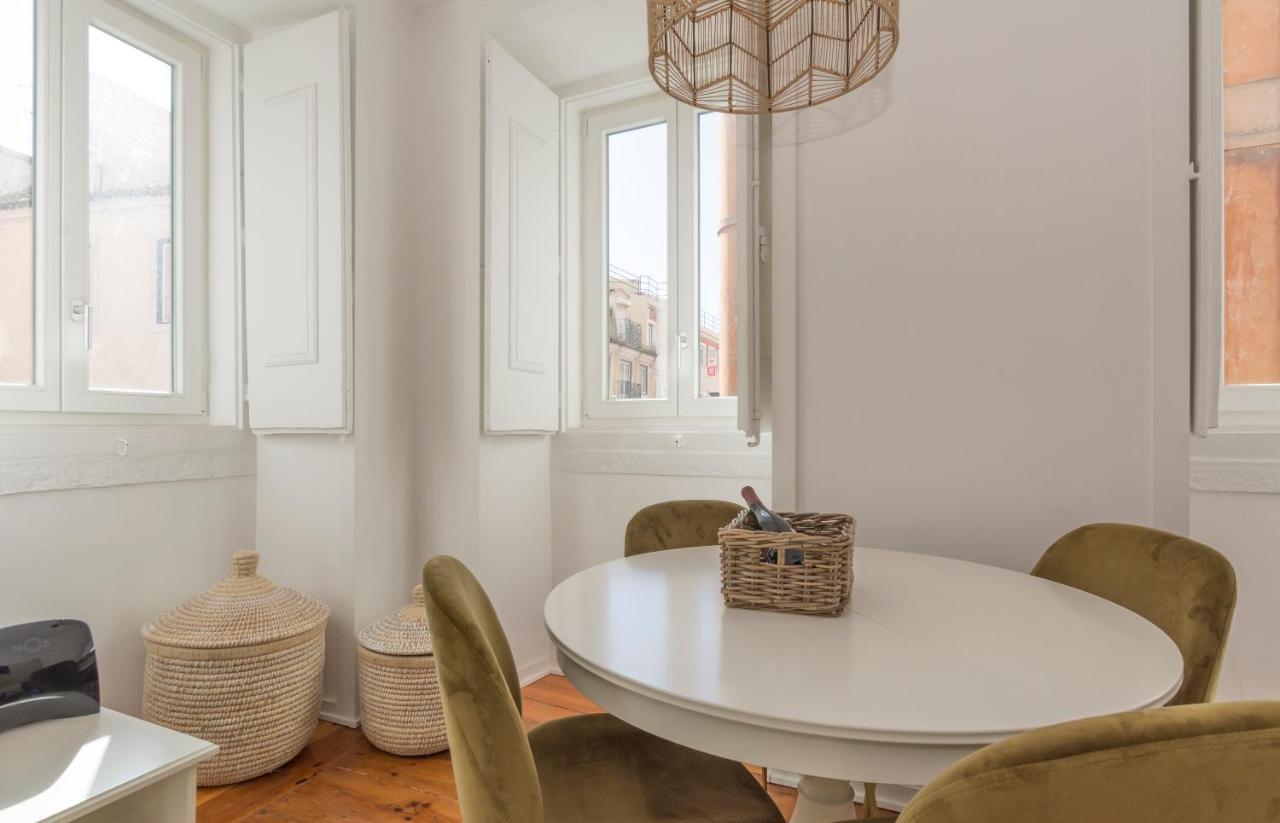 Live Like A Local @ Casa Da Esquina - Wifi & A/c * Lisbon