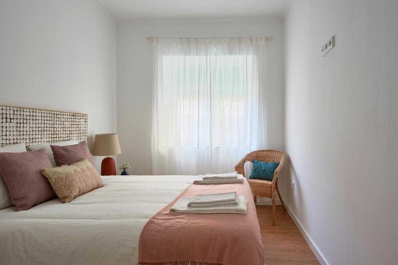 Belem Light Filled With Patio, By Timecooler Apartment