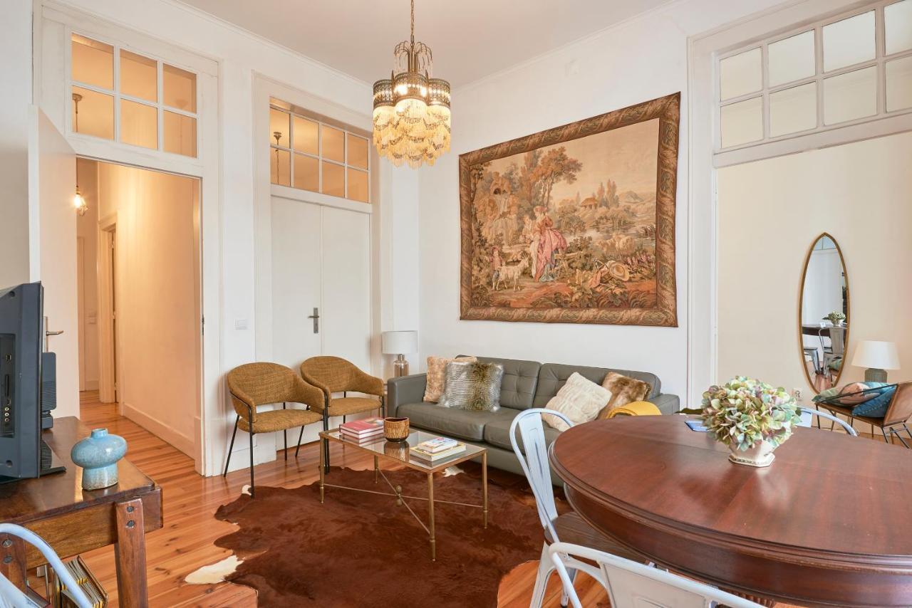 Spacious In The Perfect Location, By Timecooler Apartment