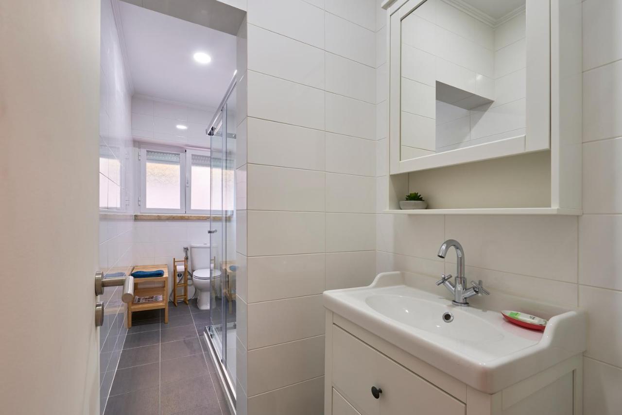 Belem Light Filled With Patio, By Timecooler Apartment