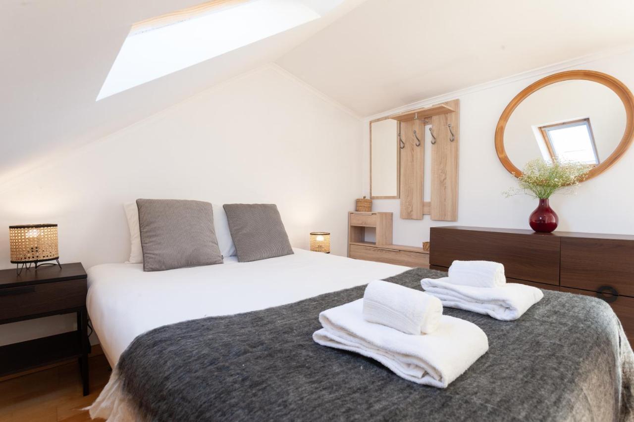 Liberty Penthouse Three-bedroom - By Lu Holidays Lisbon