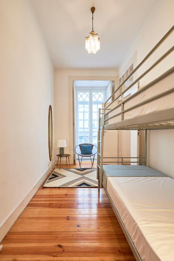 Apartment Spacious In The Perfect Location, By Timecooler Lisbon