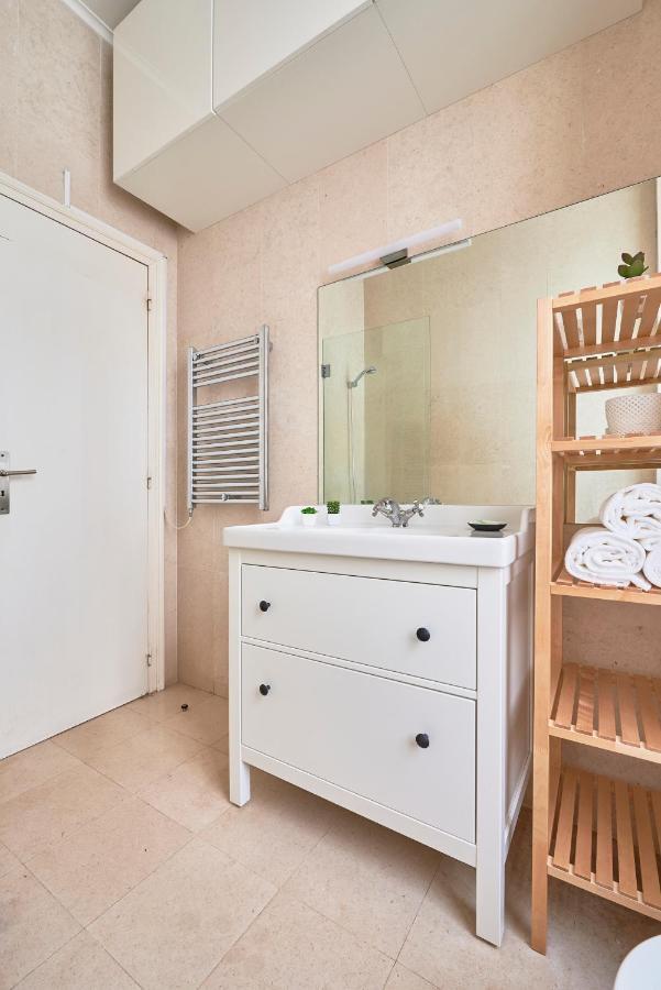 Apartment Spacious In The Perfect Location, By Timecooler *