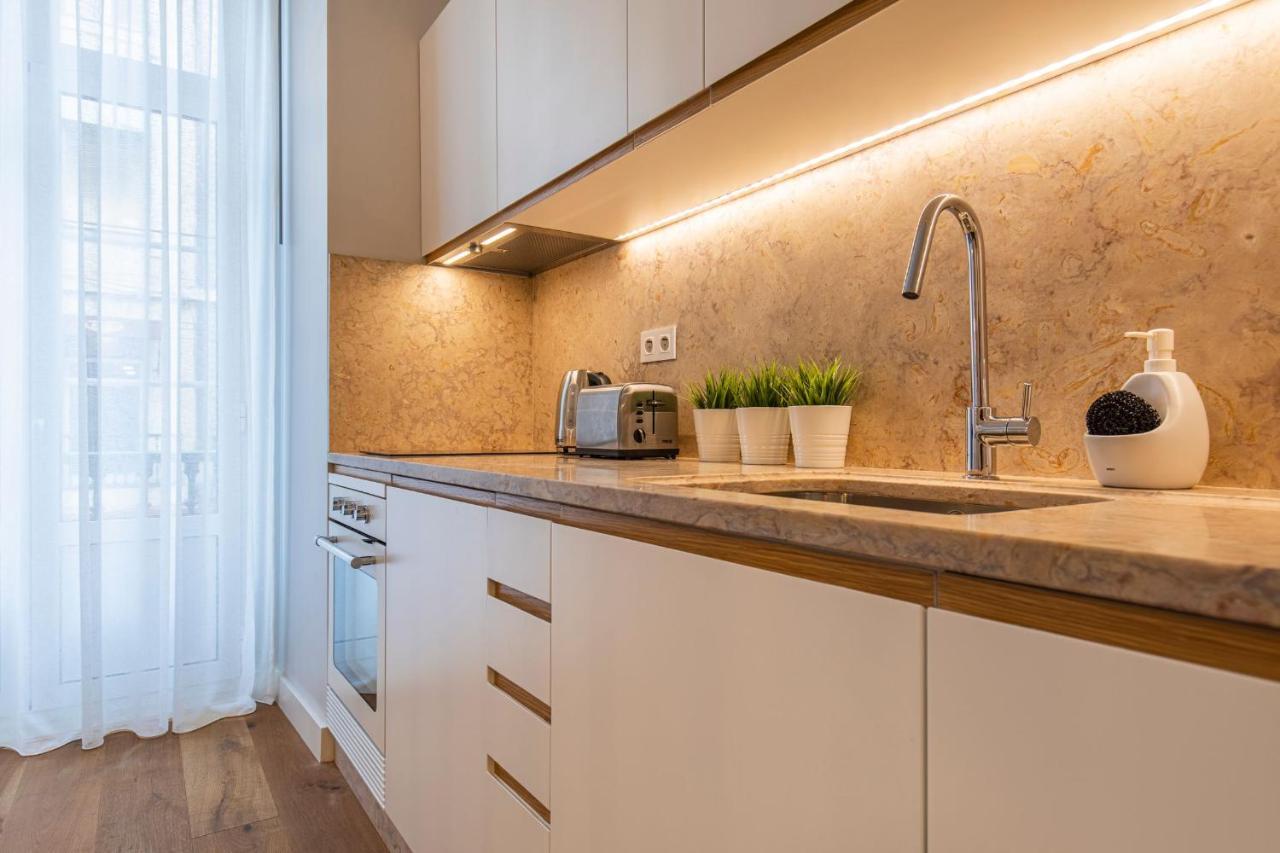 Apartment Upscale & Trendy Flat In The Center Lisbon