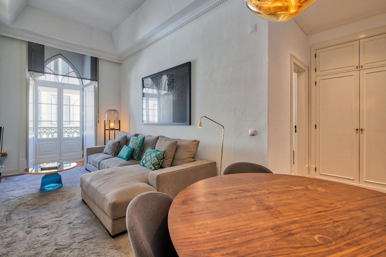 Apartment Nomad's Fine Arts In Chiado Lisbon