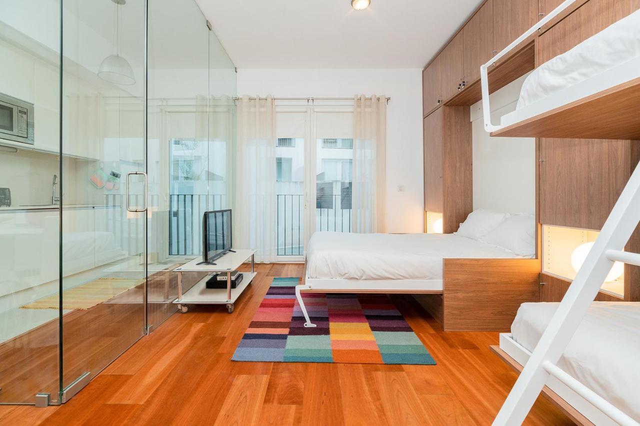 Apartment Warm Ample Space With Wall Beds