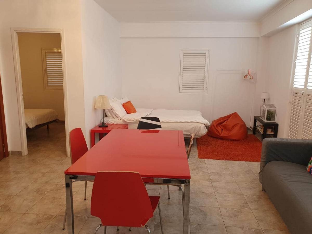 Alfama With Balcony Apartment