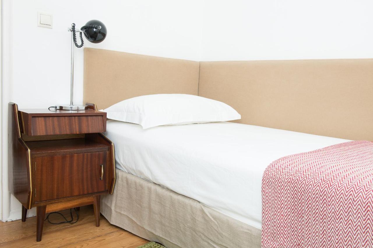 Flattered To Be In Apartment Lisbon