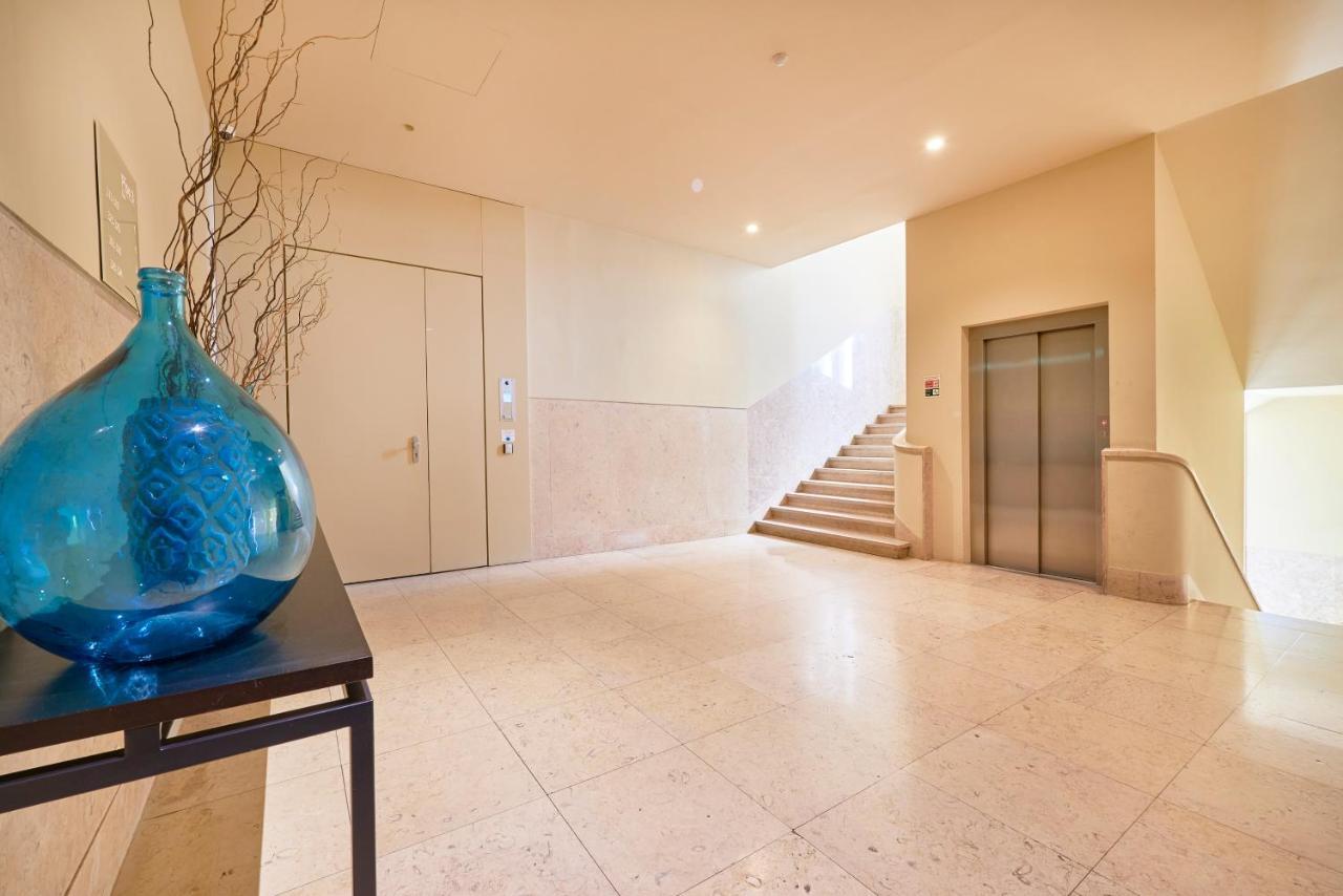 Five Stars 8 Building Apartment *
