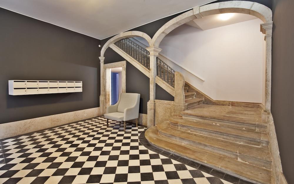 Apartment Five Stars Combro 7