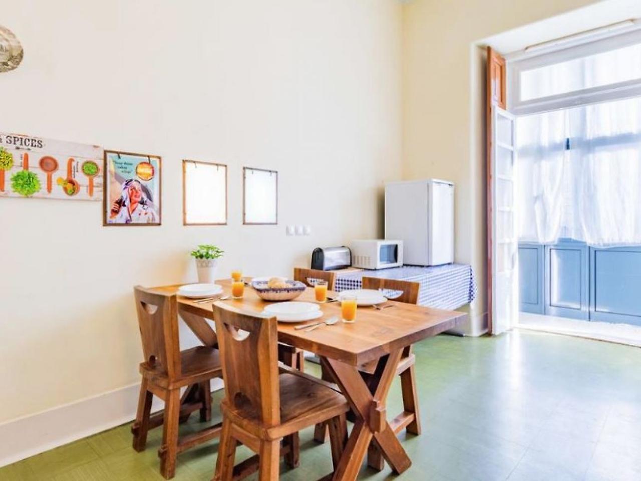 Apartment Boulevard *