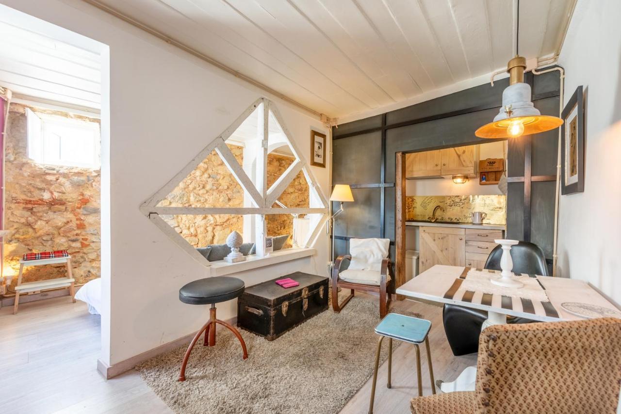 Bright Historical By Guestready Apartment *