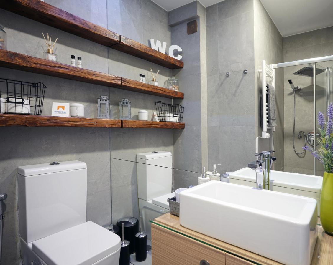 Expo Oriente 2 Bedrooms By Gt House *
