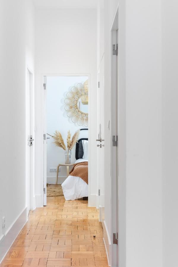 Apartment Casa Boma - Spacious And Contemporary - Campo Ii Lisbon