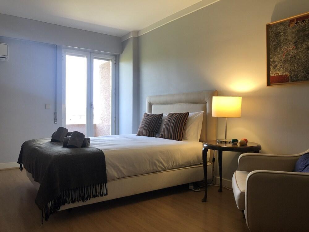 Luxe Spacious Flat Apartment Lisbon