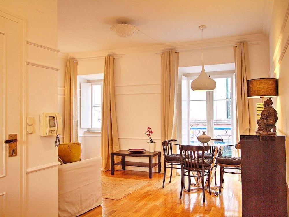 Apartment Heart Bairro Alto By Alfama Lisbon