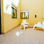 Help Yourself Hostels - Restelo