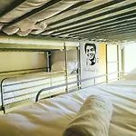Help Yourself Hostels - Restelo