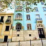 Luxury Vintage apartment with all the comforts of home at the city centre, next to Marquês de Pombal