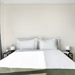 Joivy Luxurious Studios With River View Near Time Out Market