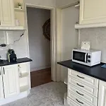 Alvalade II Airport Guest House