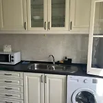 Alvalade II Airport Guest House