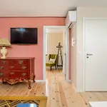 Joivy Flats Next To Rossio Square And Main Lisbon Attractions