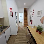 Vila Queiros, 6