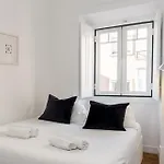 Apartment In Lisbon City Center With A Terrace, 317