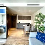 Elegant Studio Santos, Lisbon