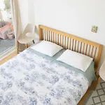 Your Room With Private Bathroom And Balcony In Lisbon Amoreiras - Votre Chambre Avec Salle De Bain Privee Et Balcon Vegetal A Lisbonne Amoreiras