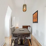 Estefania Rooftop Apartment - Lisbon Center