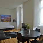 Hello Lisbon Terreiro Do Paco Collection Apartments