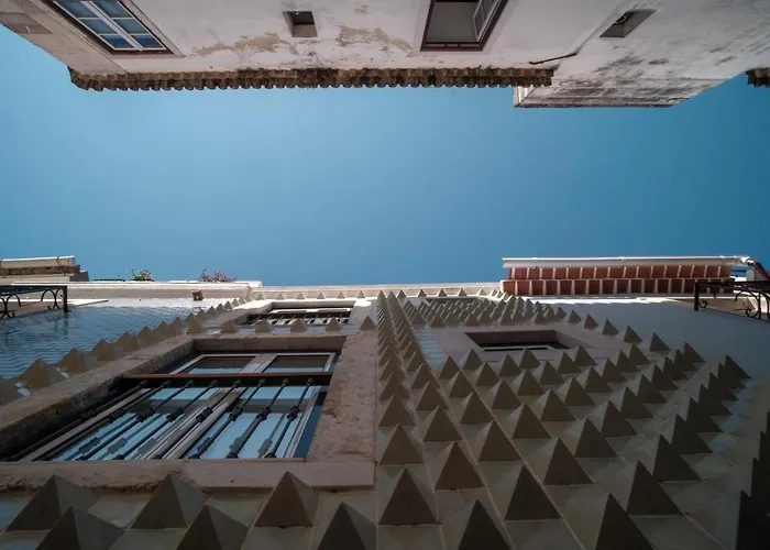 Friendly Border City Design Apartments