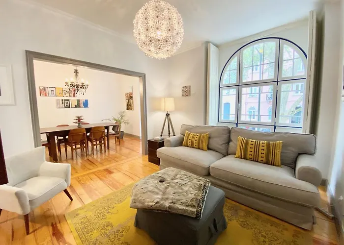 Luxury Vintage apartment with all the comforts of home at the city centre, next to Marquês de Pombal