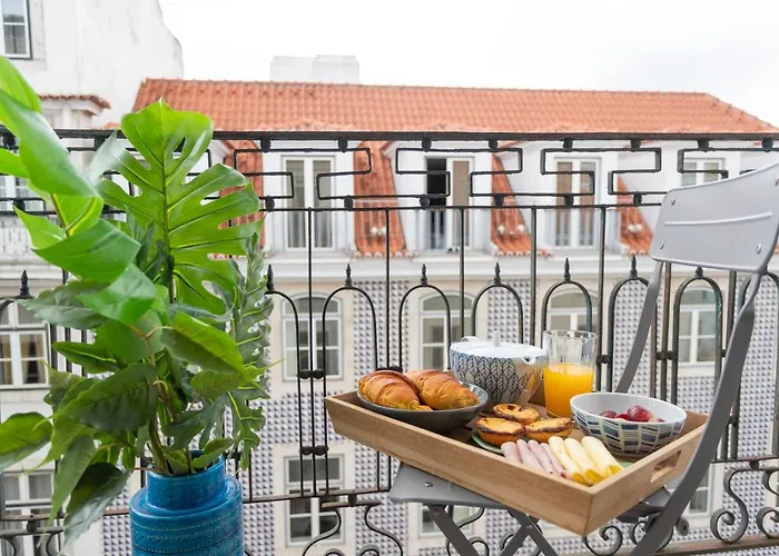 Heart Of Lisbon Private Room With Balcony