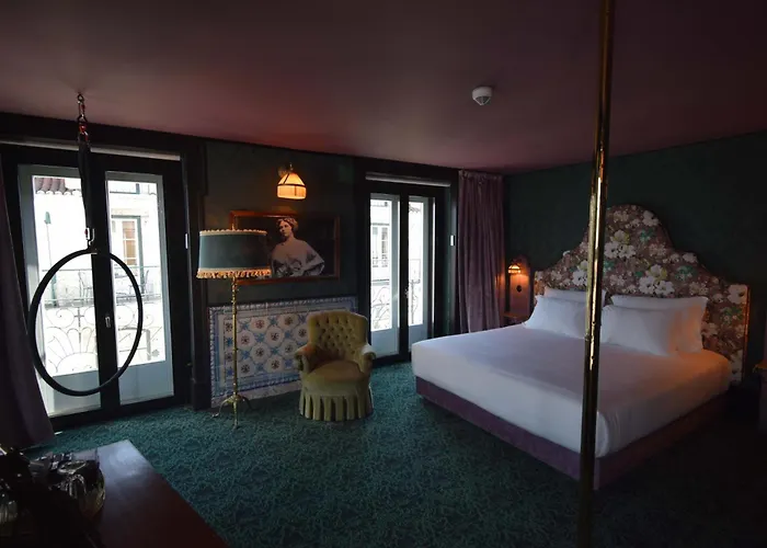 Pensao Amor Madam\'S Lodge