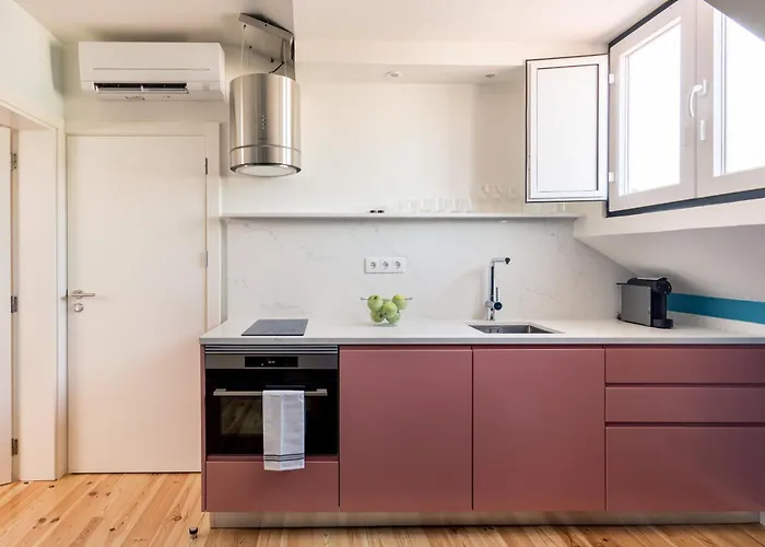 Joivy Flats Next To Rossio Square And Main Lisbon Attractions