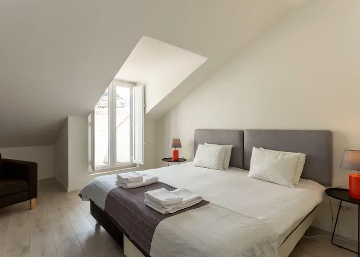 Apartment 28 Tram Duplex