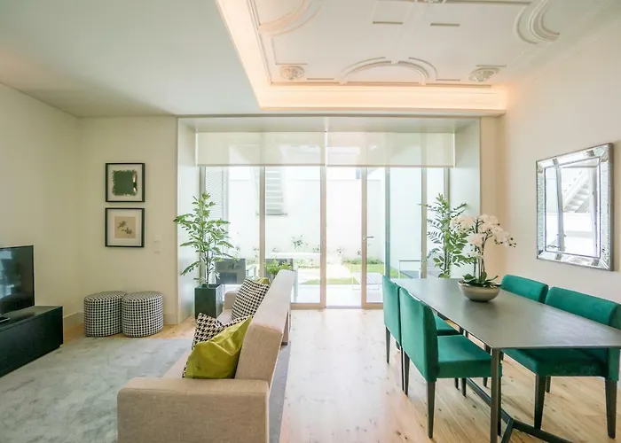 Courtyard & Elegance Apartment