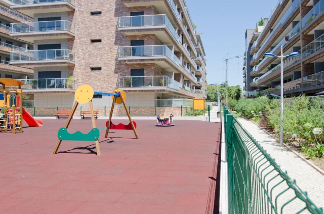 Apartment Parque Nacoes / Jardins Cristo Rei Lisbon