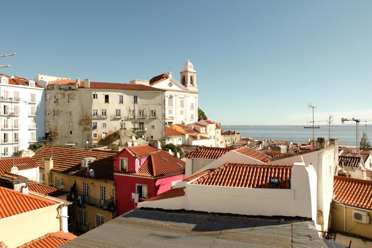Apartment Best Terrace River View Apt In Alfama *