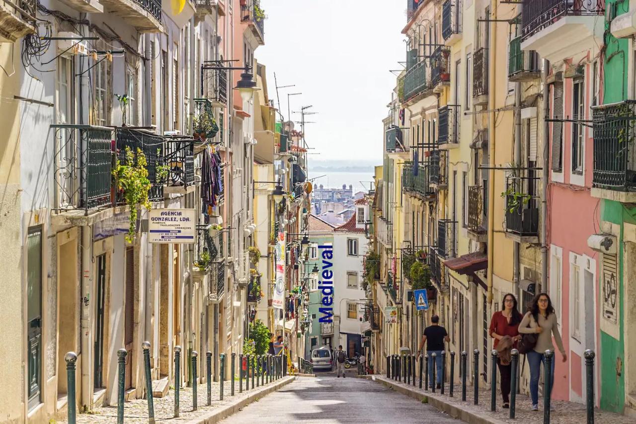 Romantic Medieval * Lisbon