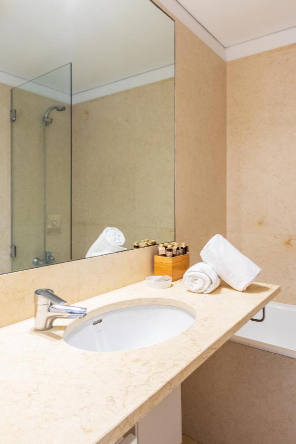 Apartment Joivy Chiado Self Check-in 2-br Flat With Parking *