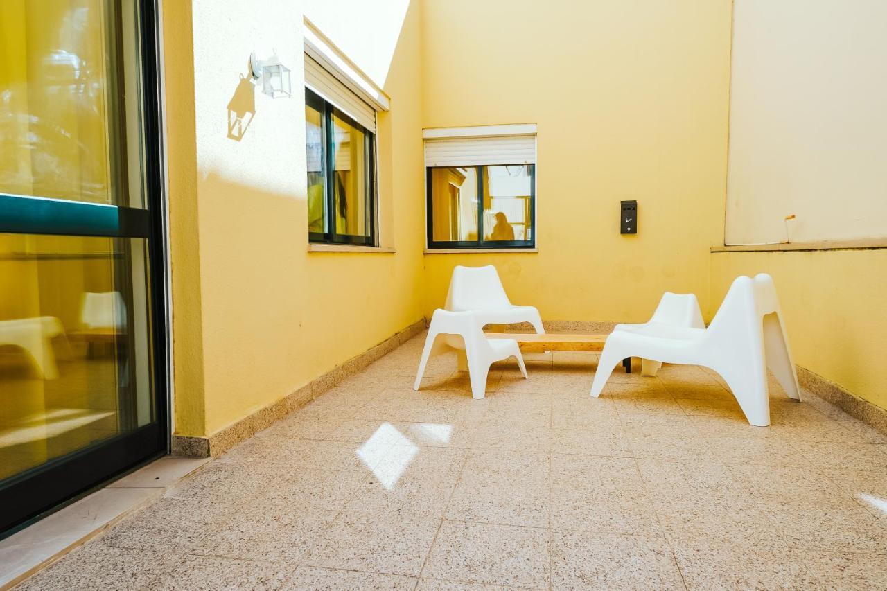 Help Yourself - Restelo Hostel Lisbon